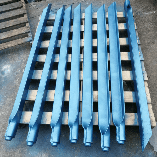 線路建設で一時的に固定するための万能鋼杭 (2)